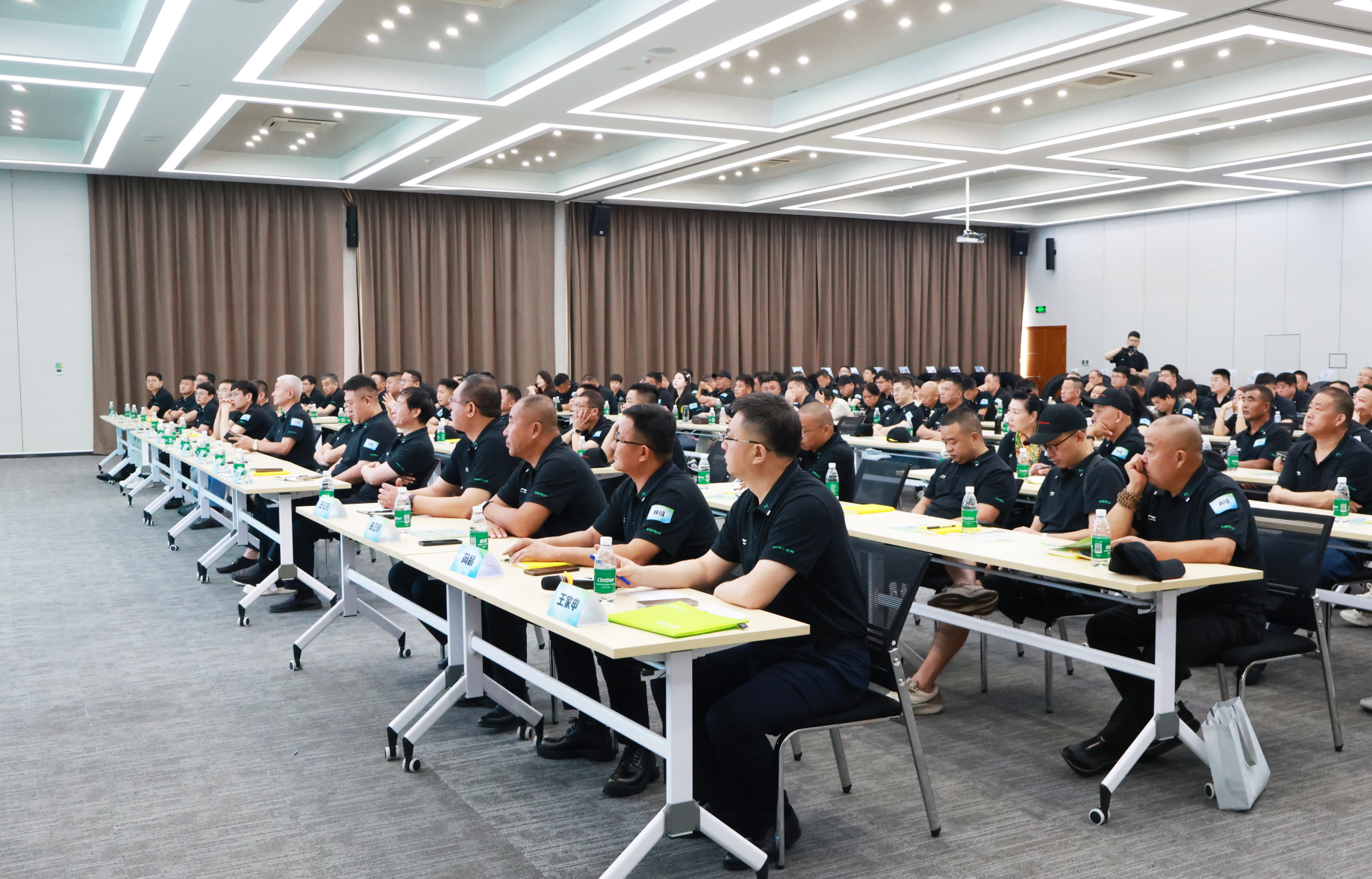 安鑫娱乐明星产品品鉴会（荣成站）顺利召开